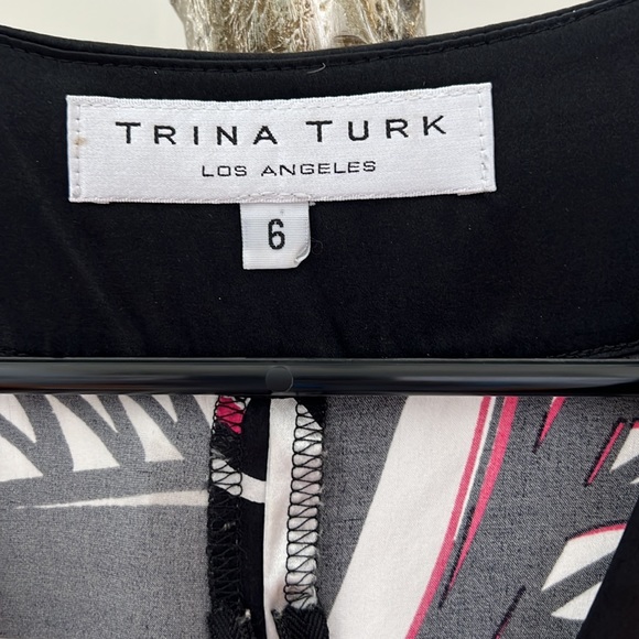 Trina Turk like new silk spandex print dress size 6. Light weight versatile - Picture 2 of 6